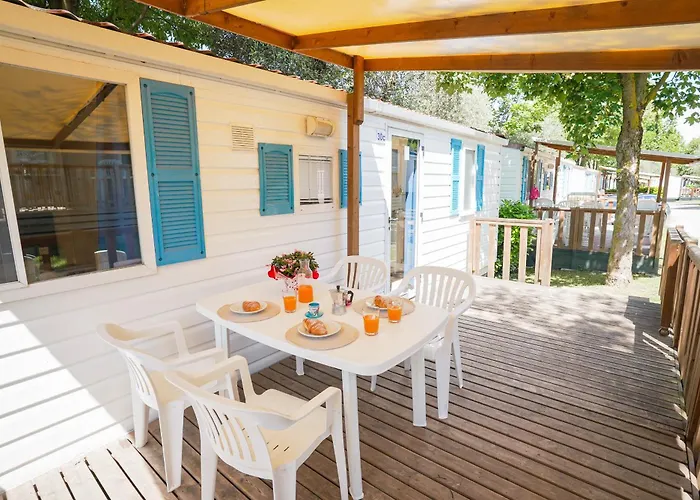 Happy Camp Mobile Homes In S'ena Arrubia Village 营地 *